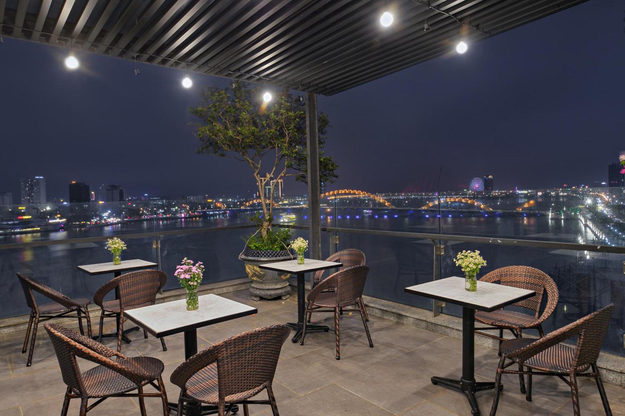Avora Hotel Da Nang Exteriör bild